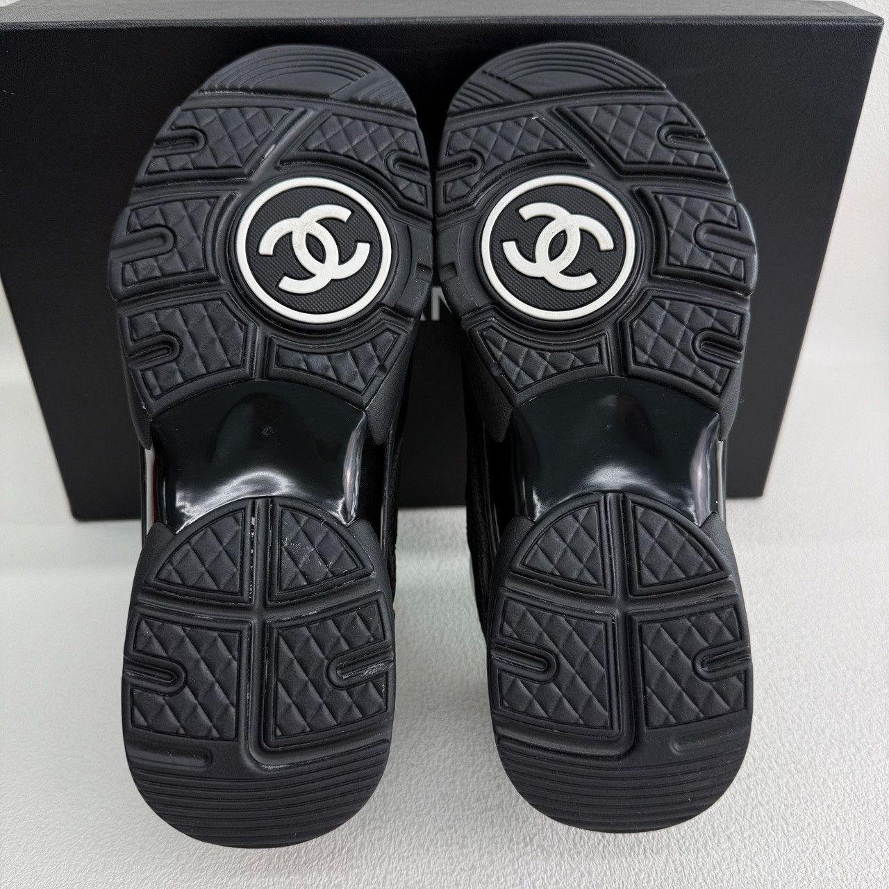 Chanel Chanel Leather Black Lowtop Sneakers us_6 Women Size US 6 / IT 36 - 8 Thumbnail
