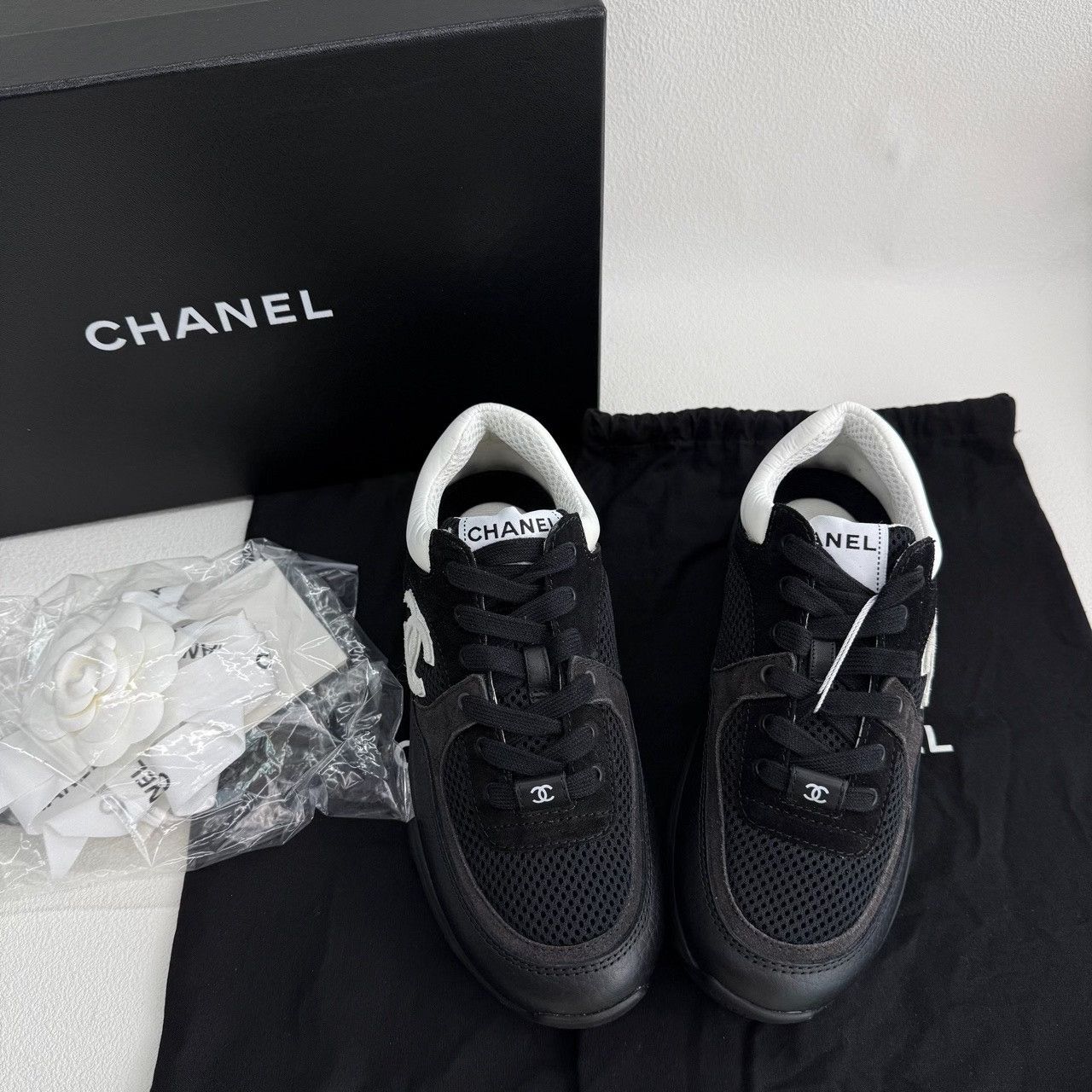 Chanel Chanel Leather Black Lowtop Sneakers us_6 Women Size US 6 / IT 36 - 2 Thumbnail