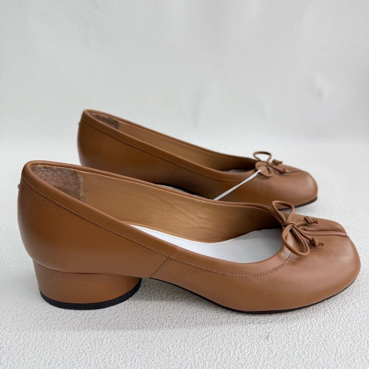 Maison Margiela Maison Margiela Leather Beige Lowtop Sneakers us_6-5 Women Size US 6.5 / IT 36.5 - 4 Thumbnail