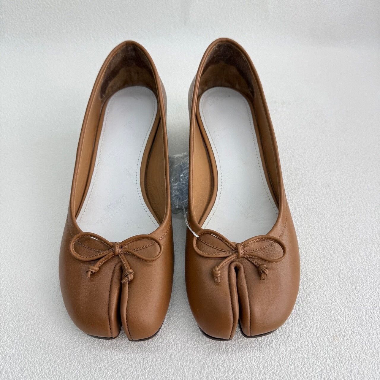 Maison Margiela Maison Margiela Leather Beige Lowtop Sneakers us_6-5 Women Size US 6.5 / IT 36.5 - 2 Thumbnail