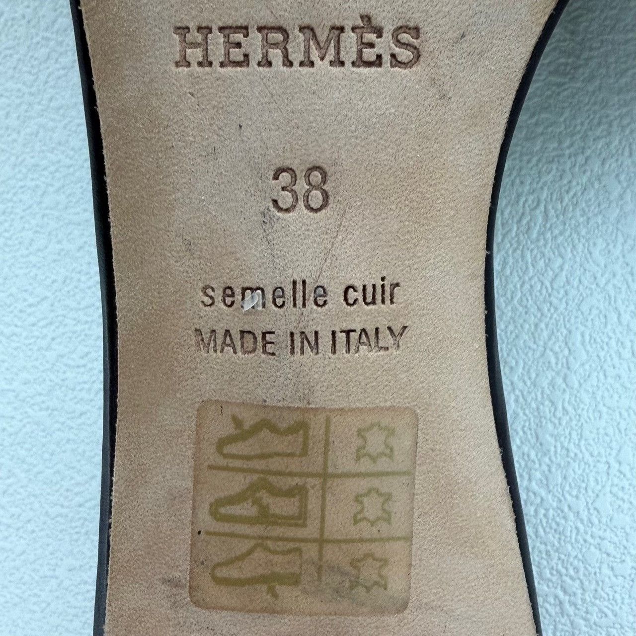 Hermes Hermes Leather Black Sandals us_7-5 Women Size US 7.5 / IT 37.5 - 6 Thumbnail