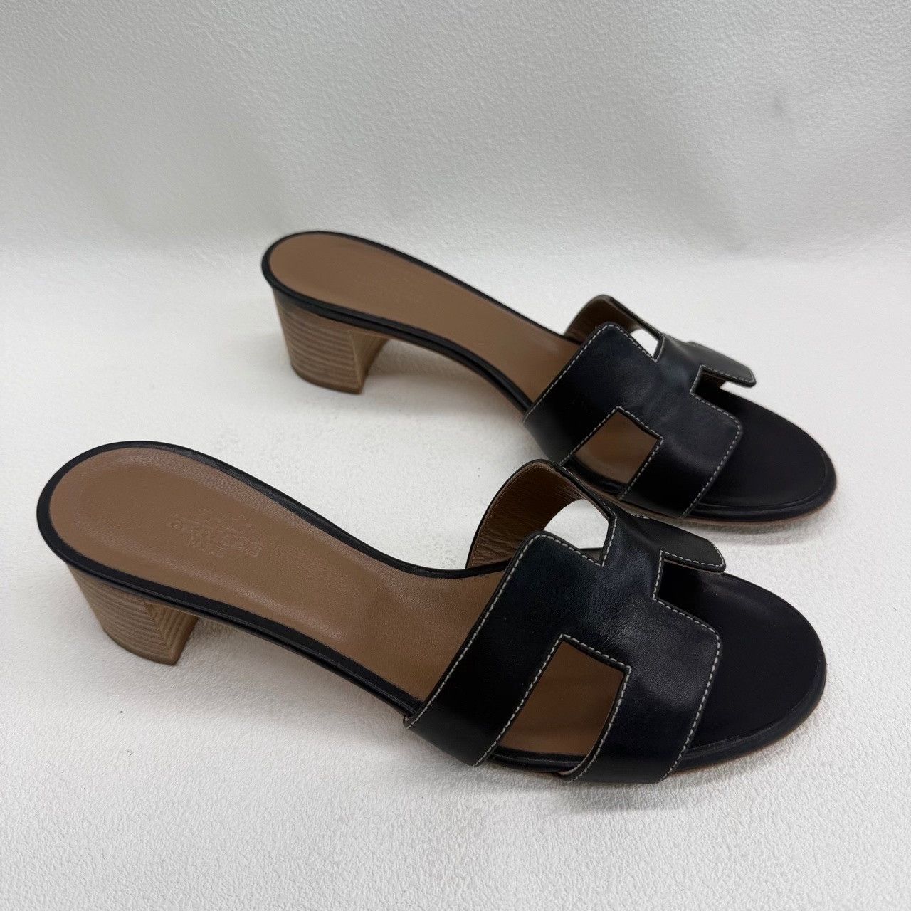 Hermes Hermes Leather Black Sandals us_7-5 Women Size US 7.5 / IT 37.5 - 3 Thumbnail
