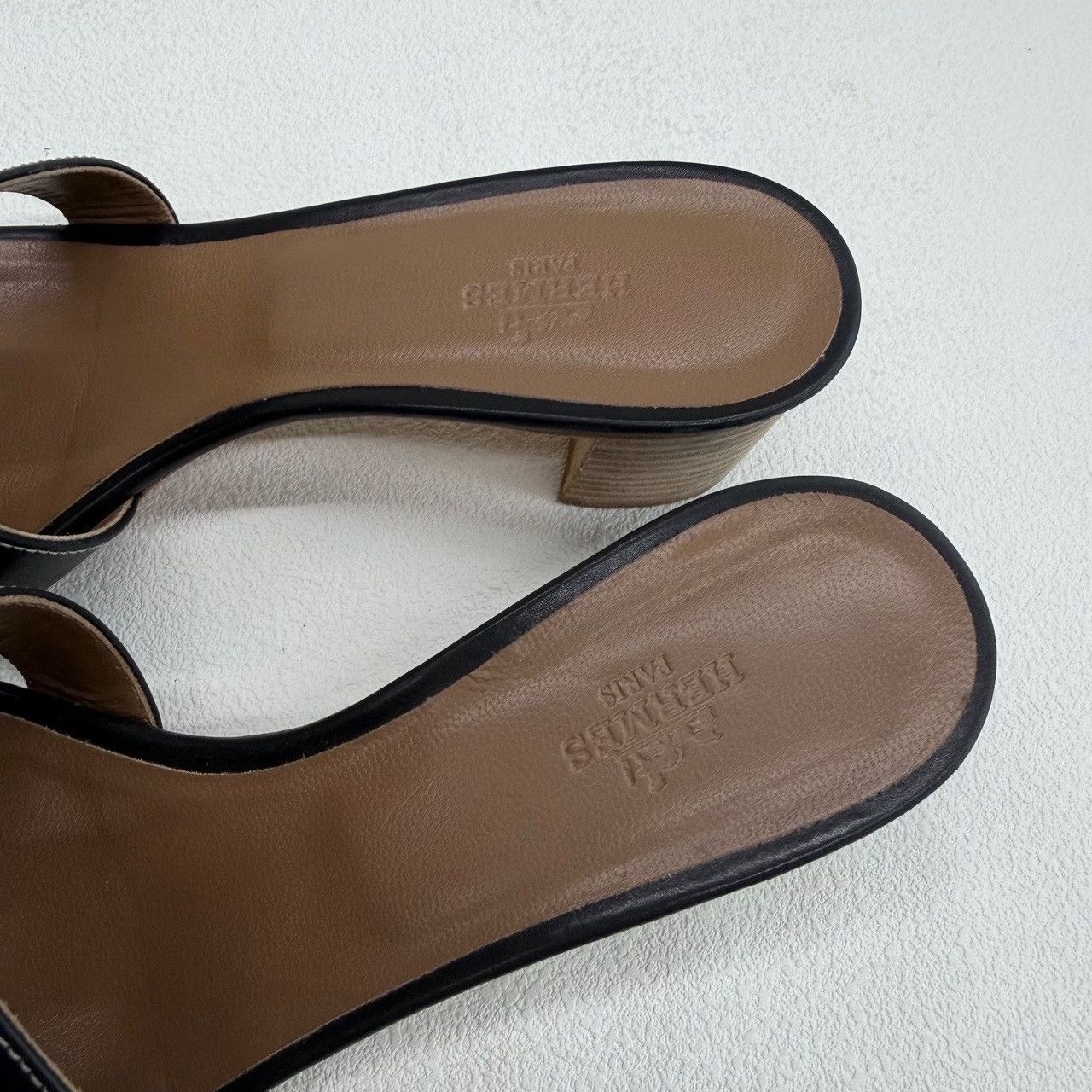 Hermes Hermes Leather Black Sandals us_7-5 Women Size US 7.5 / IT 37.5 - 8 Thumbnail