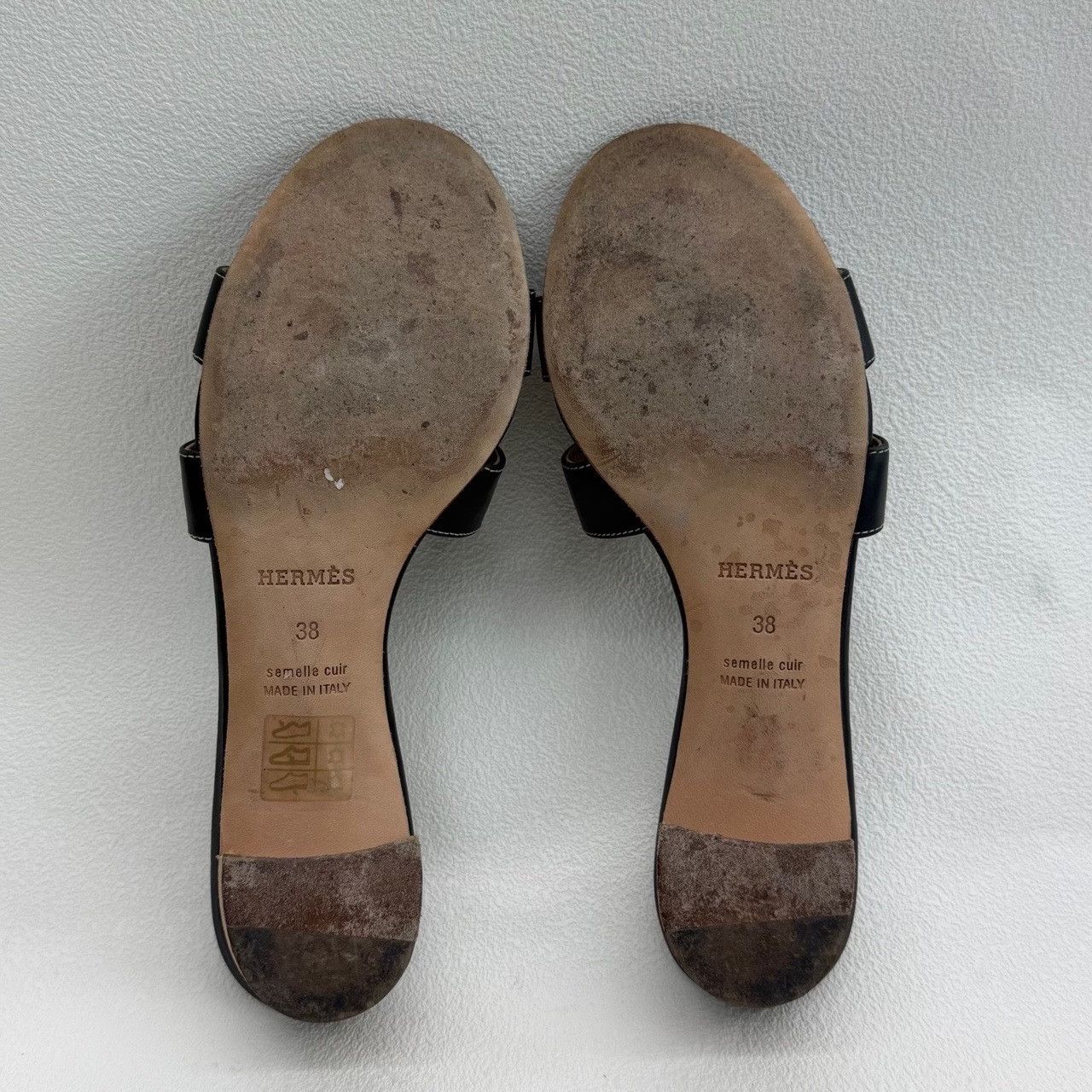 Hermes Hermes Leather Black Sandals us_7-5 Women Size US 7.5 / IT 37.5 - 5 Thumbnail