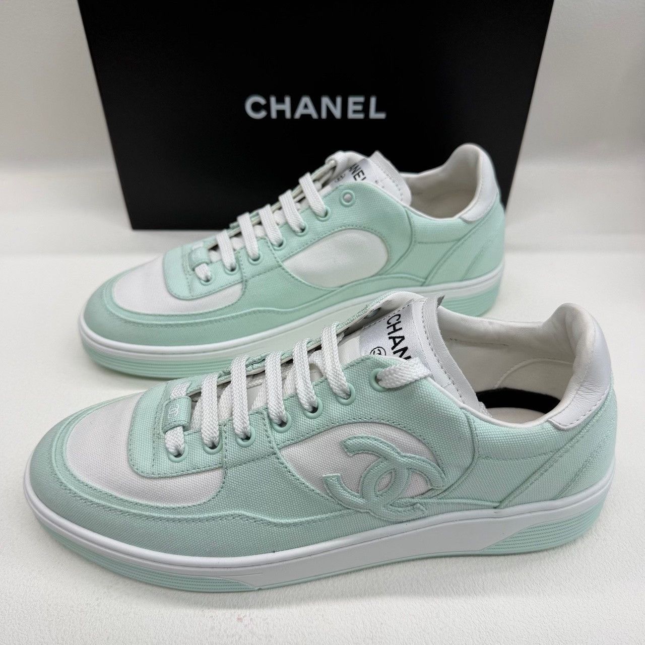 Chanel Chanel Green Lowtop Sneakers 5 Men Size US 5 / EU 37 - 2 Thumbnail