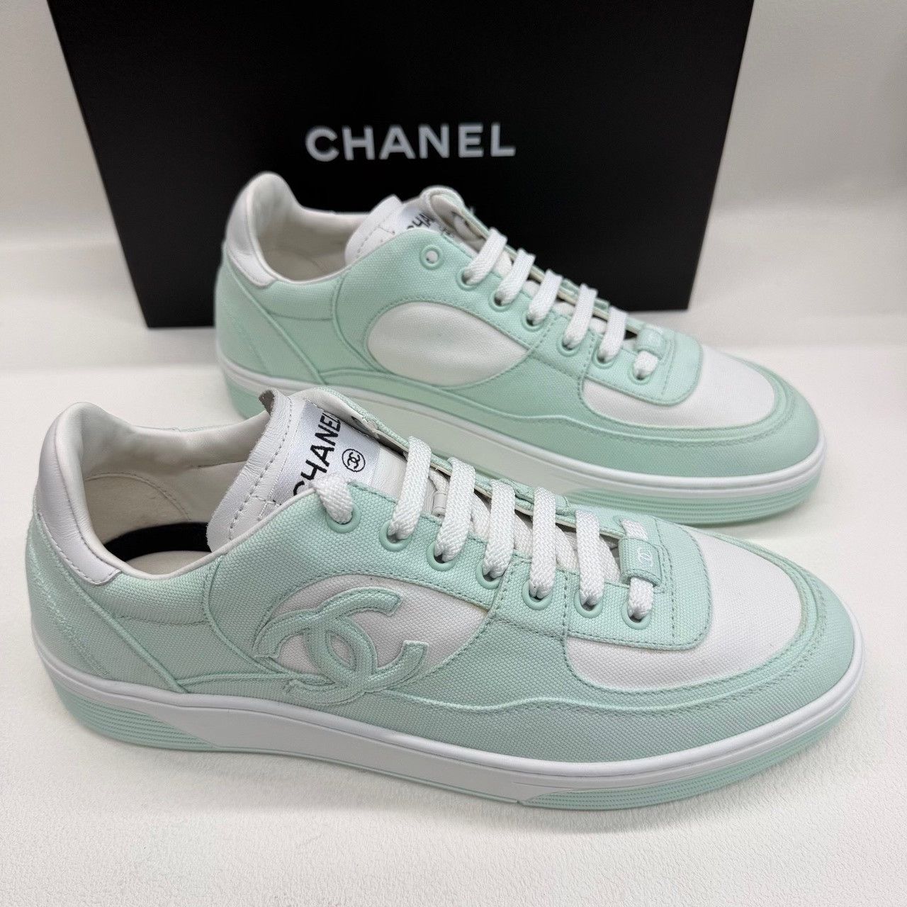 Chanel Chanel Green Lowtop Sneakers 5 Men Size US 5 / EU 37 - 4 Thumbnail