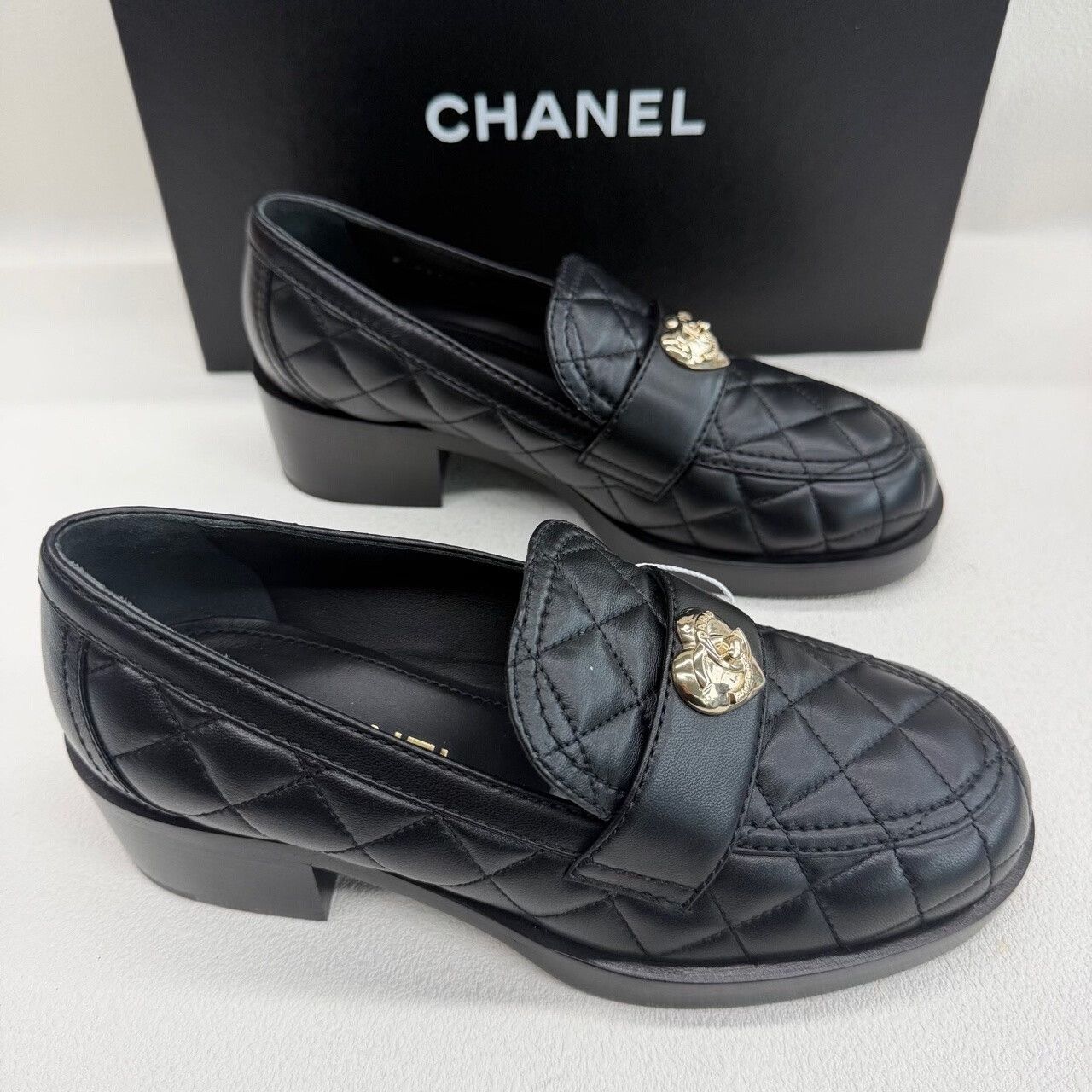 Chanel Chanel Plaid Black Lowtop Sneakers us_6 Women Size US 6 / IT 36 - 4 Thumbnail