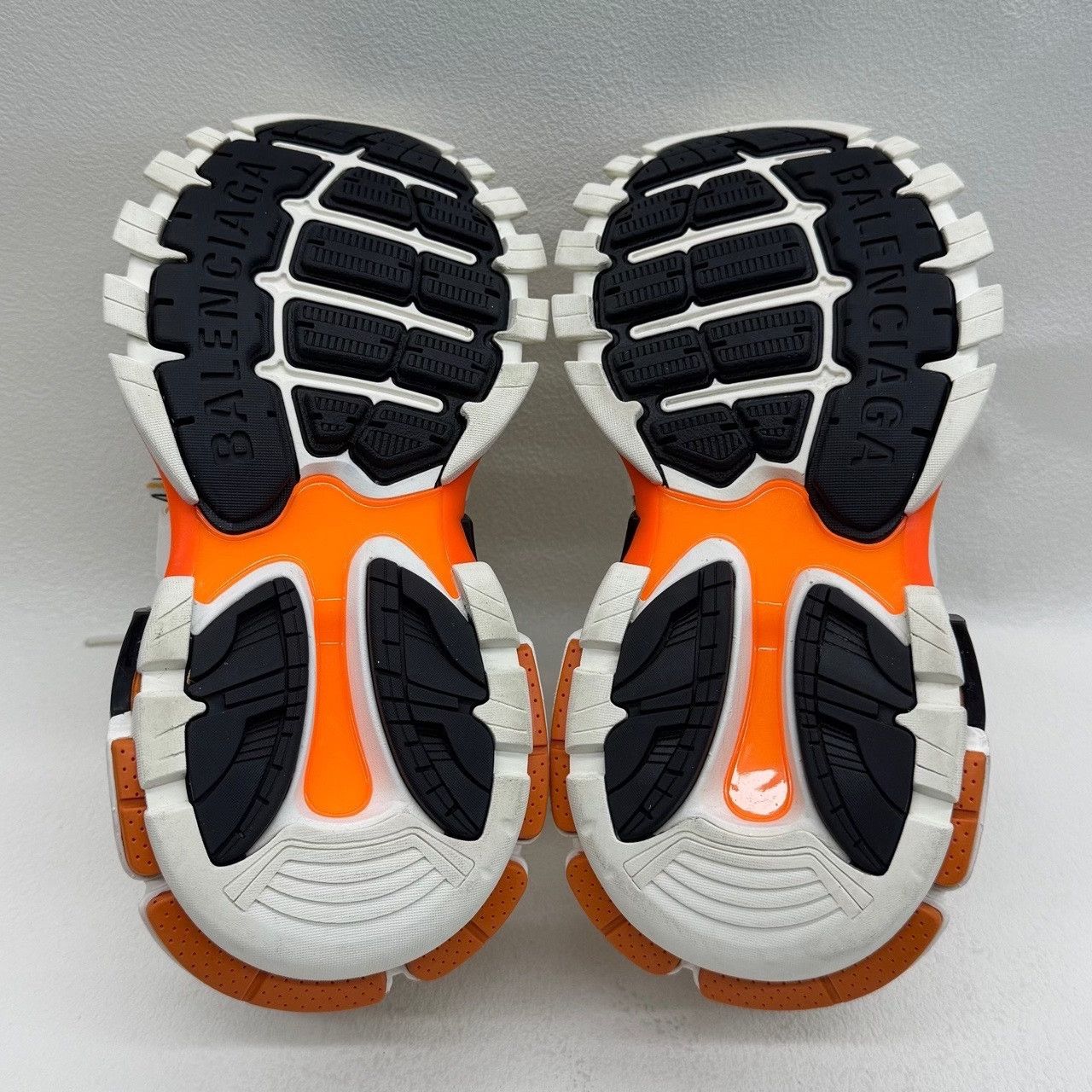 Balenciaga Balenciaga Nylon White Lowtop Sneakers us_5 Women Size US 5 / IT 35 - 6 Thumbnail