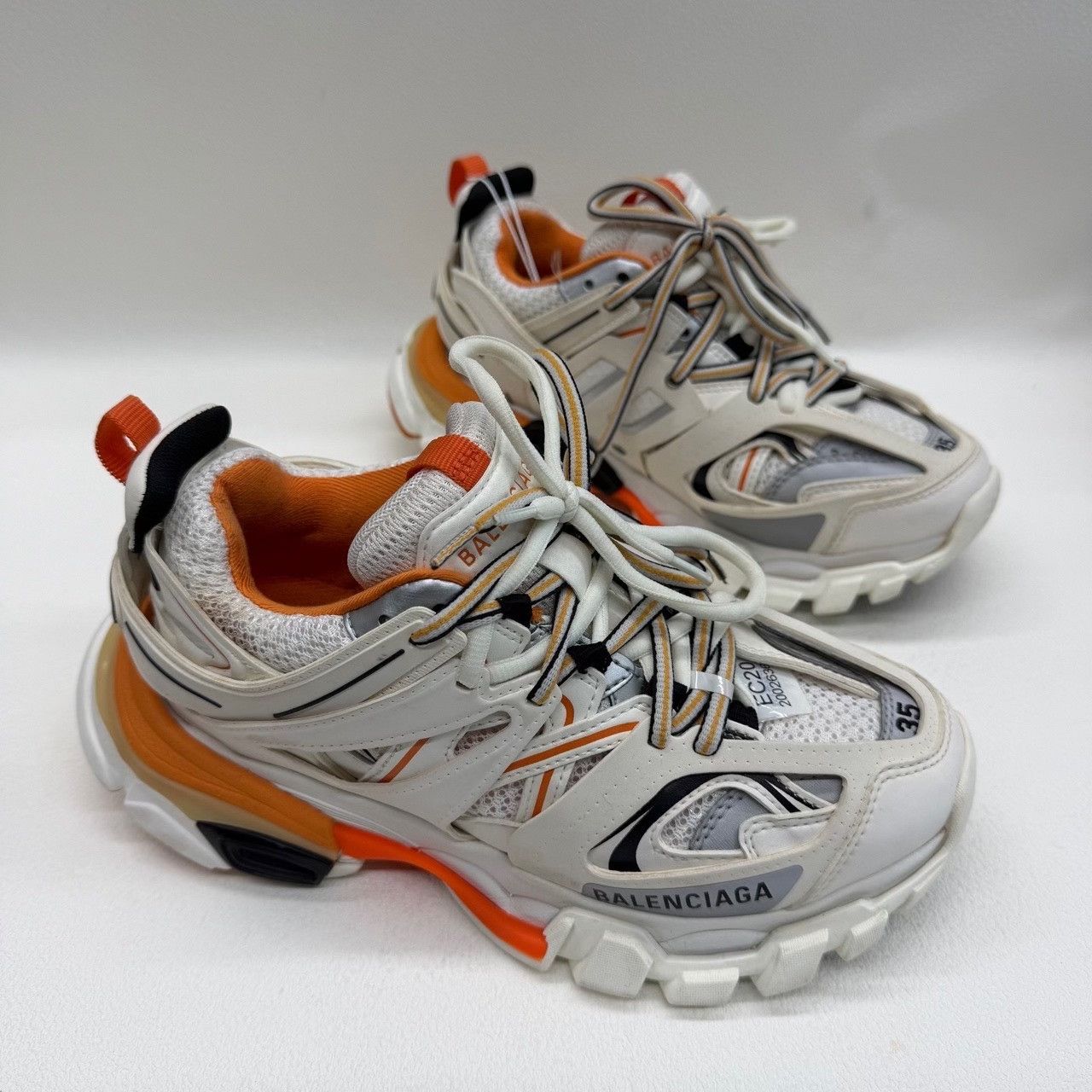 Balenciaga Balenciaga Nylon White Lowtop Sneakers us_5 Women Size US 5 / IT 35 - 3 Thumbnail