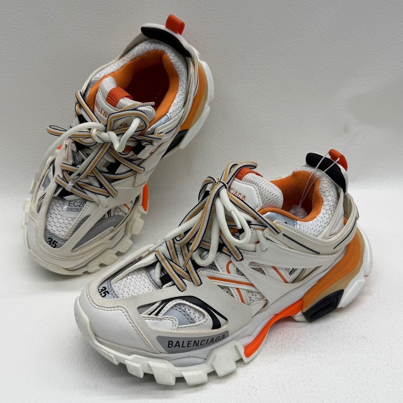 Balenciaga Balenciaga Nylon White Lowtop Sneakers us_5 Women Size US 5 / IT 35 - 7 Thumbnail
