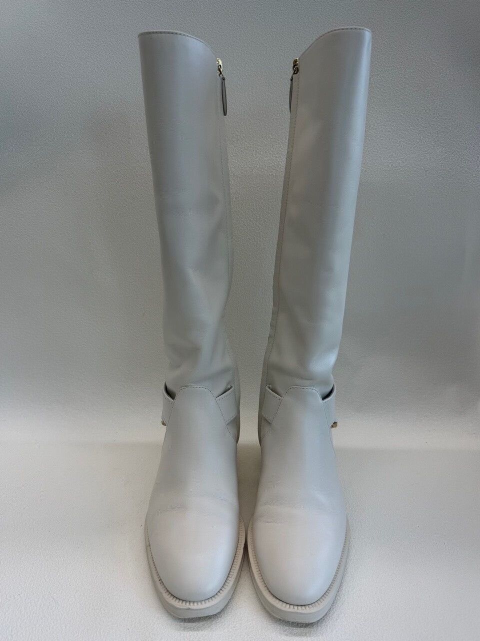 Chanel Chanel Retro Rare White Boots us_5 Women Size US 5 / IT 35 - 2 Thumbnail