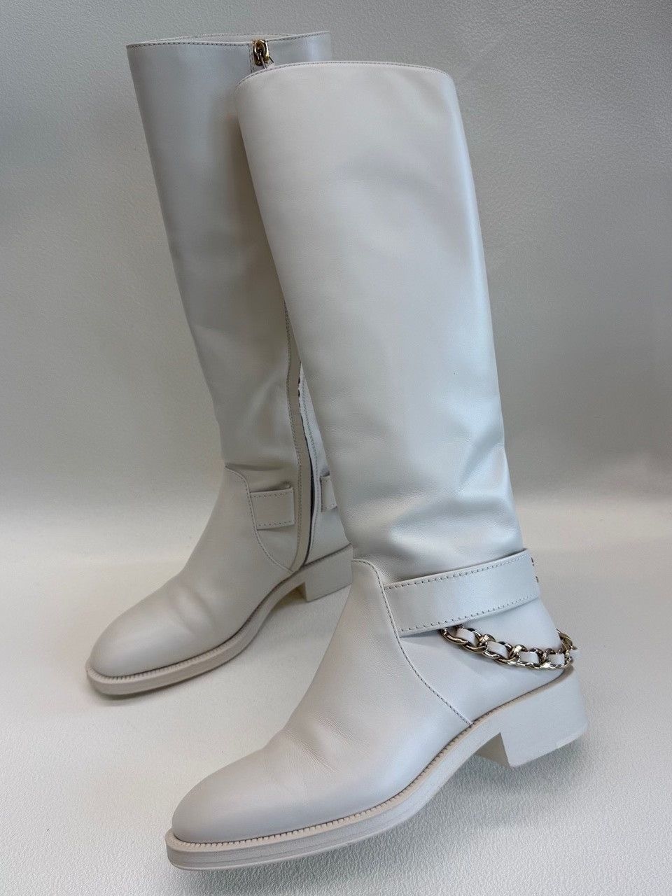 Chanel Chanel Retro Rare White Boots us_5 Women Size US 5 / IT 35 - 7 Thumbnail