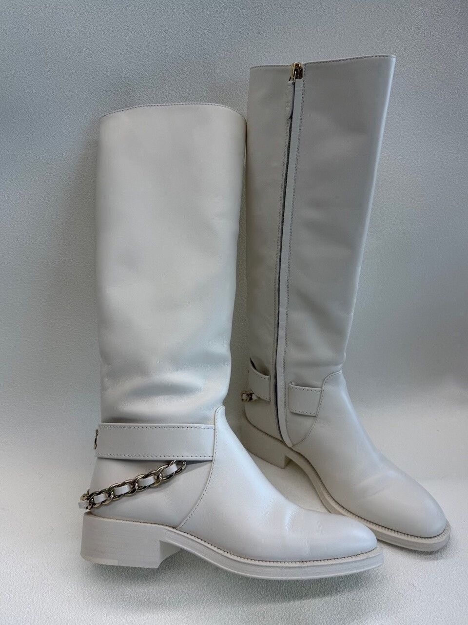 Chanel Chanel Retro Rare White Boots us_5 Women Size US 5 / IT 35 - 3 Thumbnail