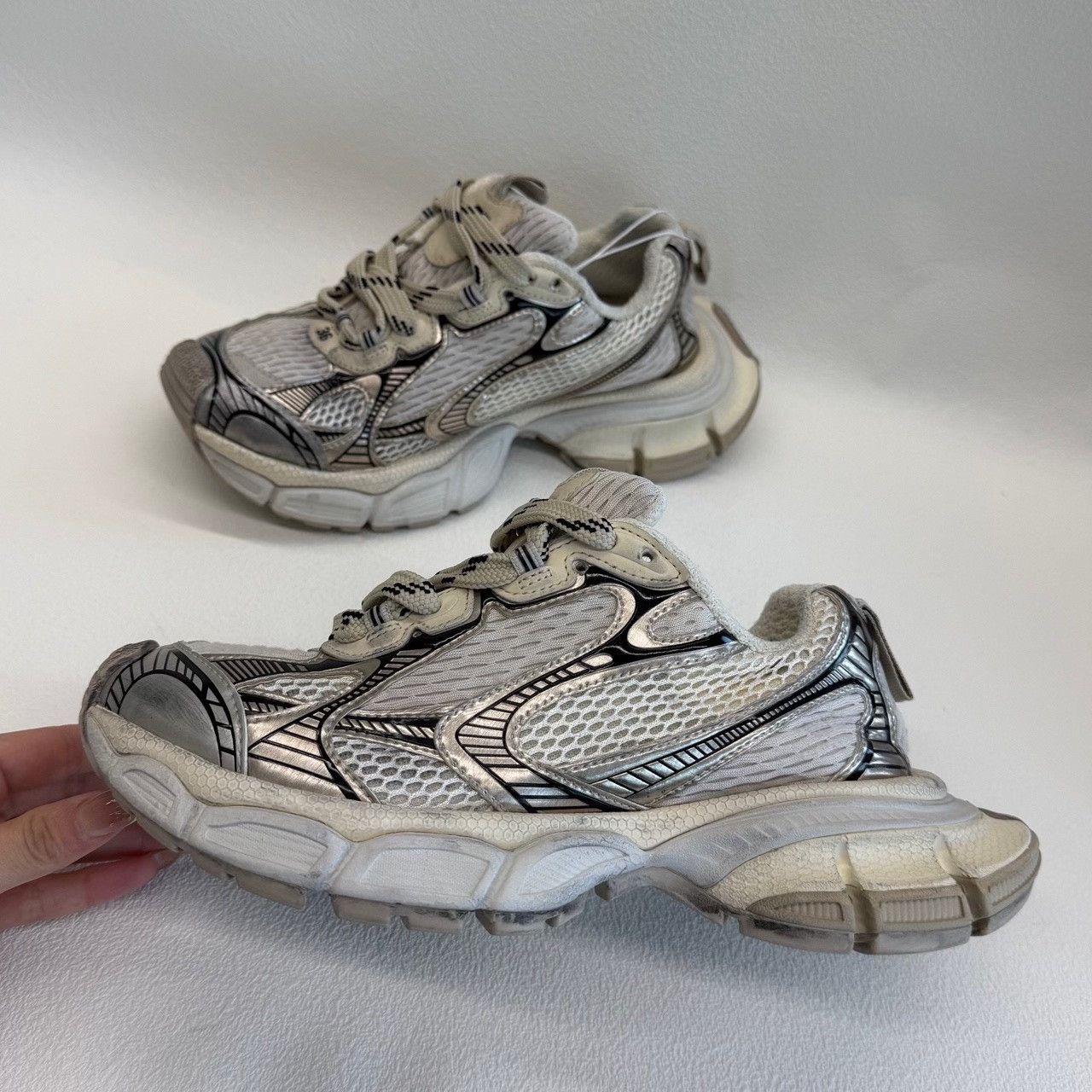 Balenciaga Balenciaga Leather Lowtop Sneakers us_6 Women Size US 6 / IT 36 - 8 Thumbnail