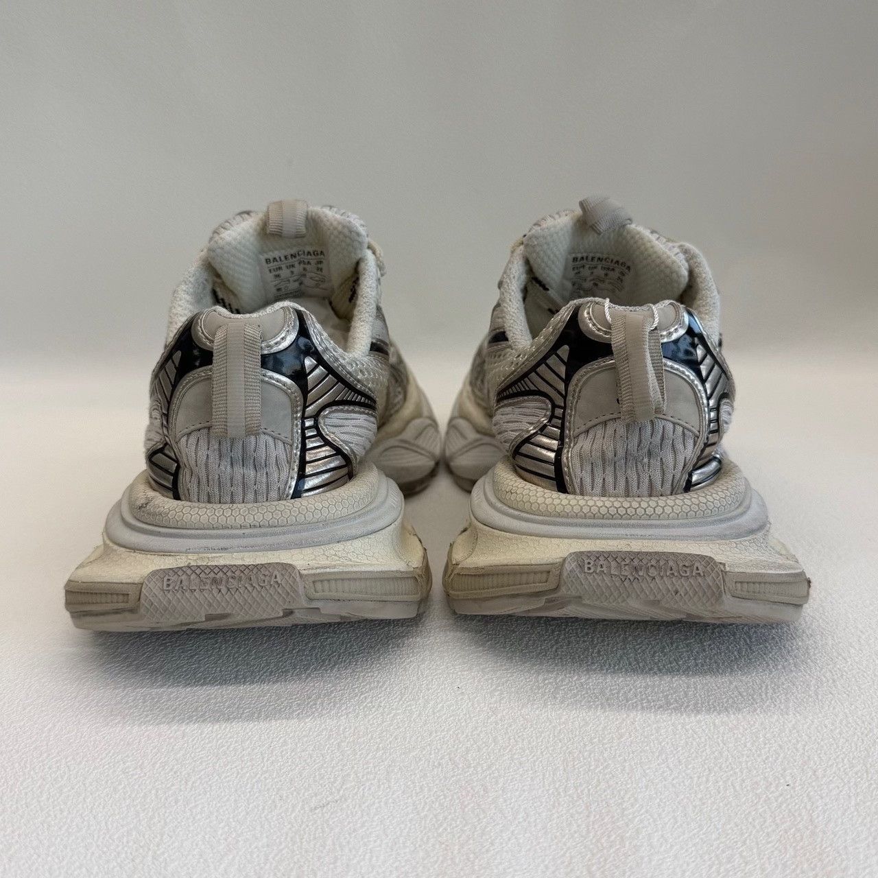 Balenciaga Balenciaga Leather Lowtop Sneakers us_6 Women Size US 6 / IT 36 - 4 Thumbnail