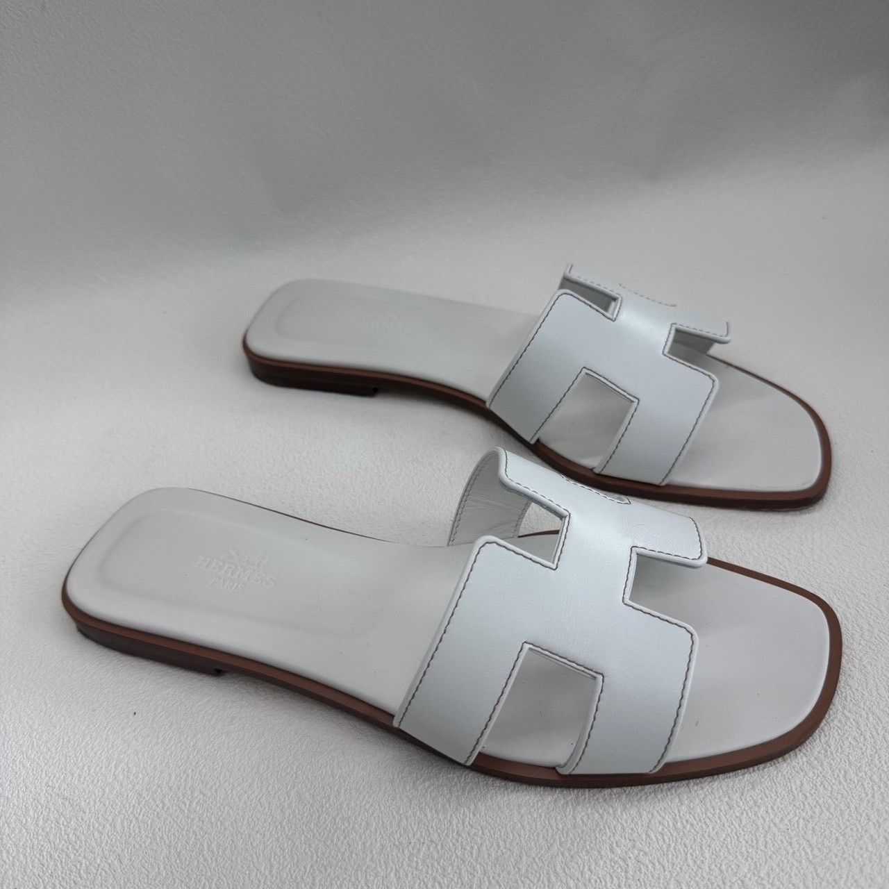 Hermes Hermes White Sandals us_7-5 Women Size US 7.5 / IT 37.5 - 3 Thumbnail