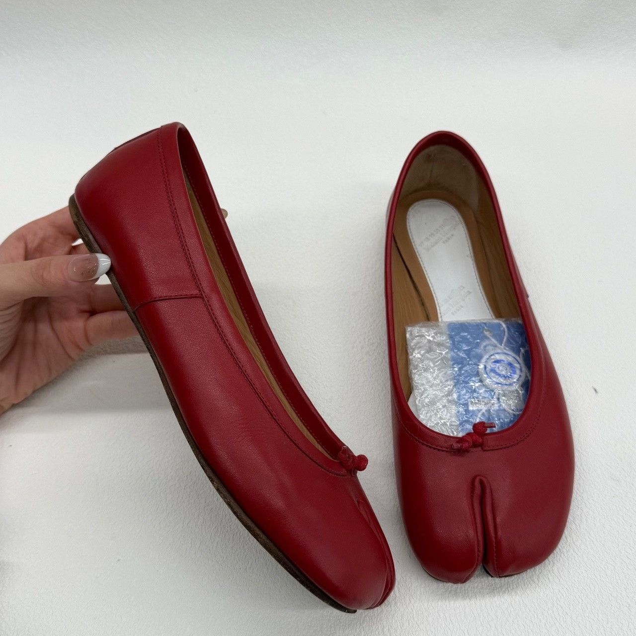Maison Margiela Maison Margiela Red Lowtop Sneakers us_5 Women Size US 5 / IT 35 - 8 Thumbnail