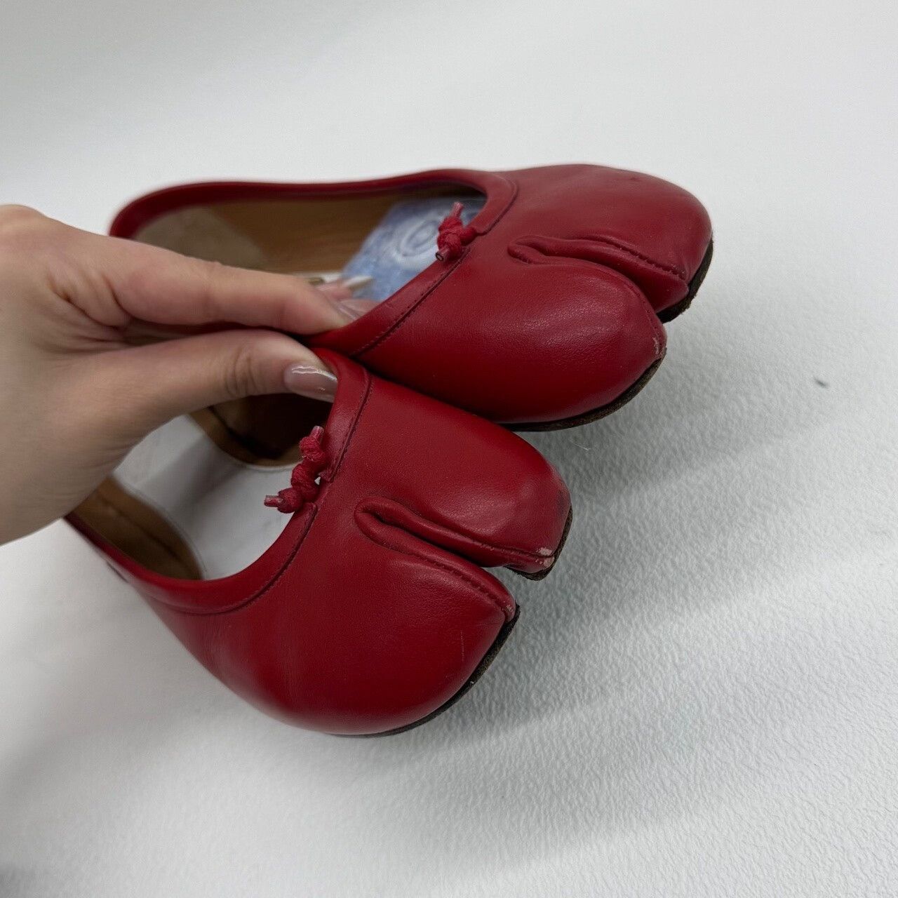 Maison Margiela Maison Margiela Red Lowtop Sneakers us_5 Women Size US 5 / IT 35 - 7 Thumbnail