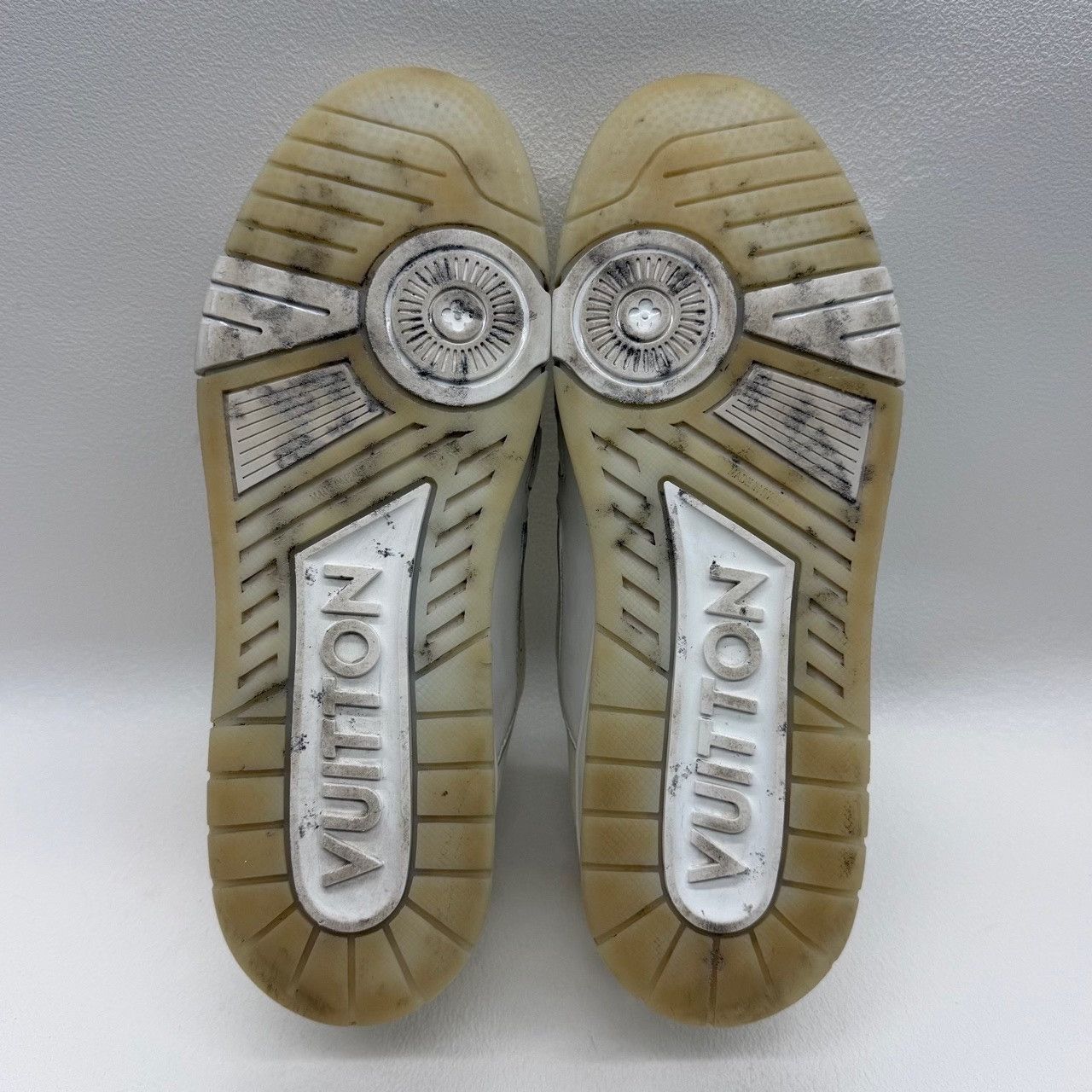 Louis Vuitton Louis Vuitton Training White Lowtop Sneakers 10 Men Size US 10 / EU 43 - 7 Thumbnail