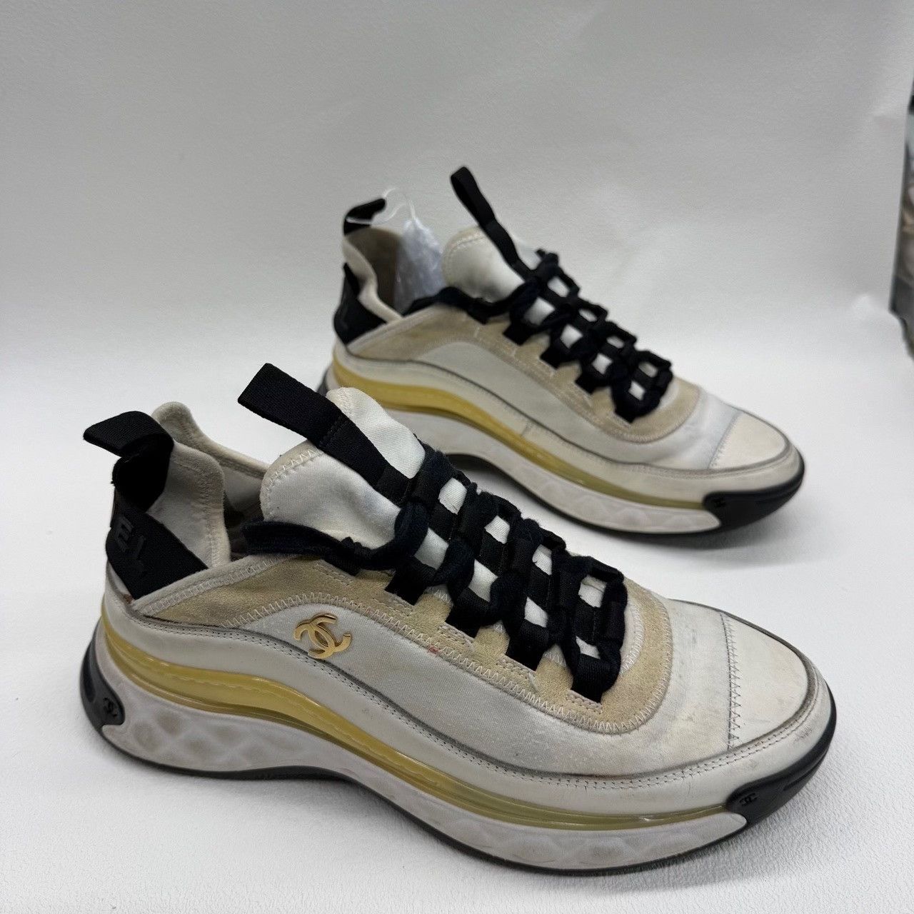 Chanel Chanel Leather White Lowtop Sneakers us_6-5 Women Size US 6.5 / IT 36.5 - 3 Thumbnail