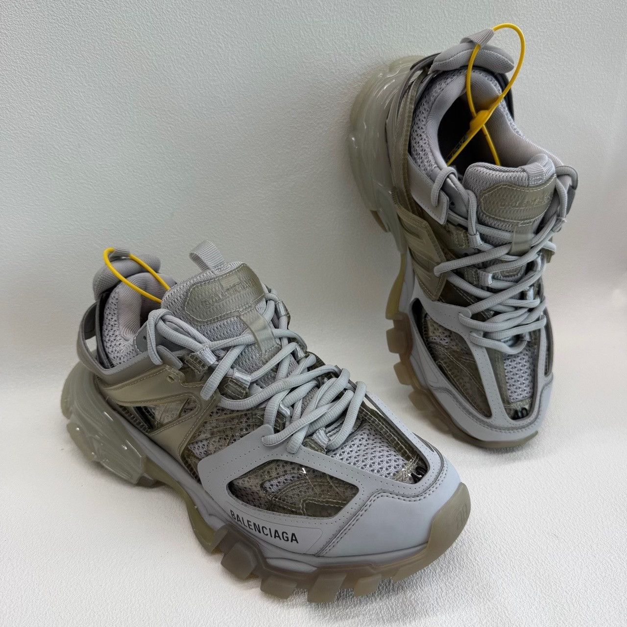 Balenciaga Balenciaga Clear White Lowtop Sneakers 7.5 Men Size US 7.5 / EU 40-41 - 6 Thumbnail