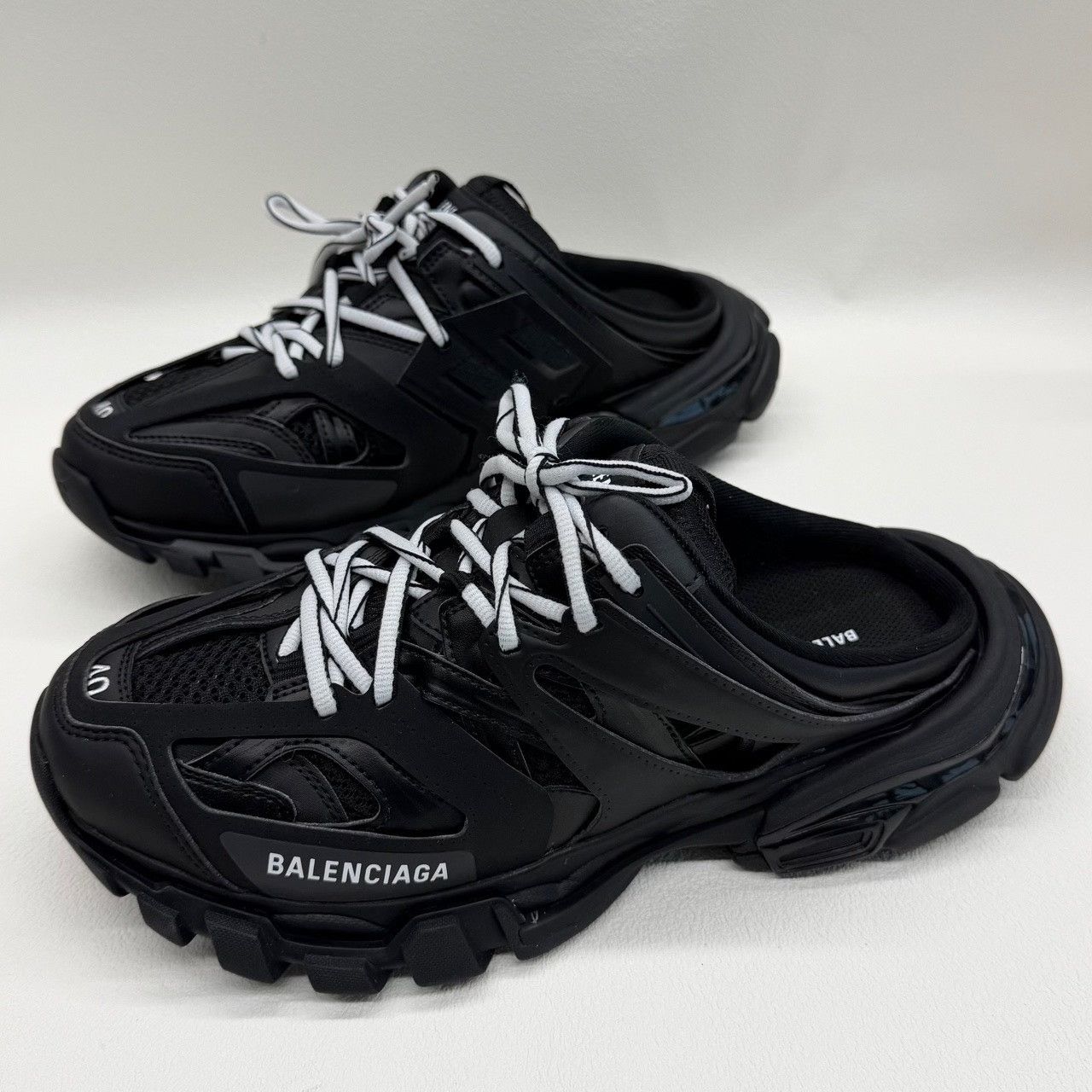 Balenciaga Balenciaga Black Lowtop Sneakers 7.5 Men Size US 7.5 / EU 40-41 - 3 Thumbnail