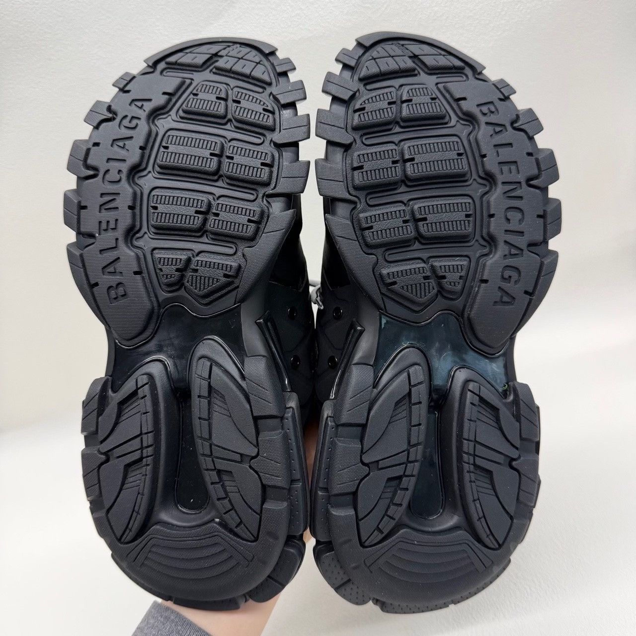 Balenciaga Balenciaga Black Lowtop Sneakers 7.5 Men Size US 7.5 / EU 40-41 - 7 Thumbnail