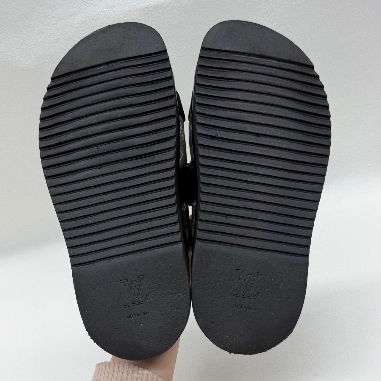 Louis Vuitton Louis Vuitton Black Sandals 8.5 Men Size US 8.5 / EU 41-42 - 5 Thumbnail