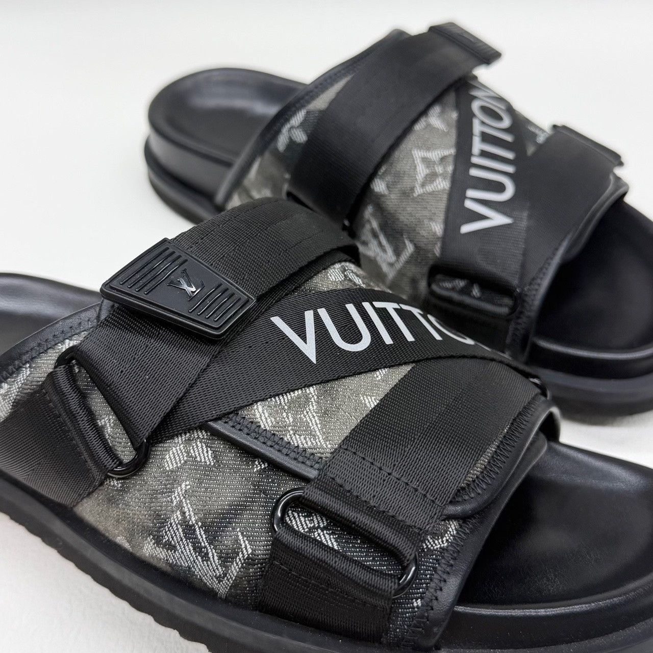 Louis Vuitton Louis Vuitton Black Sandals 8.5 Men Size US 8.5 / EU 41-42 - 8 Thumbnail