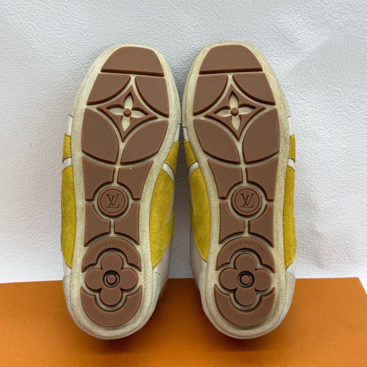 Louis Vuitton Louis Vuitton White Lowtop Sneakers us_6 Women Size US 6 / IT 36 - 7 Thumbnail