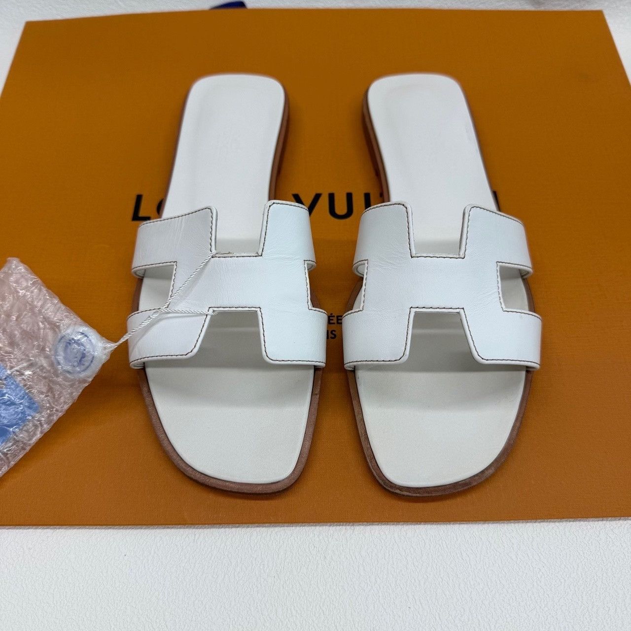 Hermes Hermes White Sandals us_8-5 Women Size US 8.5 / IT 38.5 - 3 Thumbnail