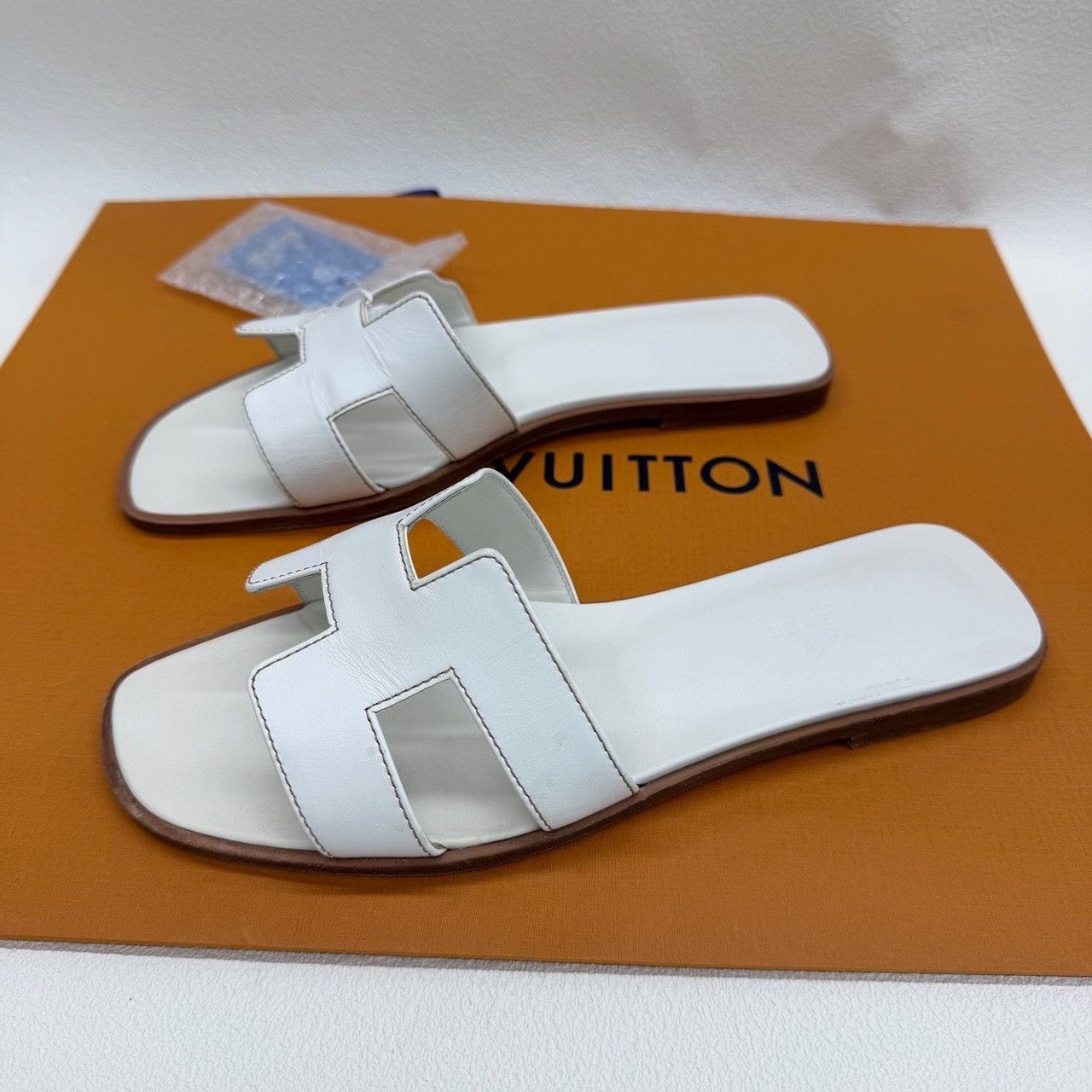 Hermes Hermes White Sandals us_8-5 Women Size US 8.5 / IT 38.5 - 2 Thumbnail