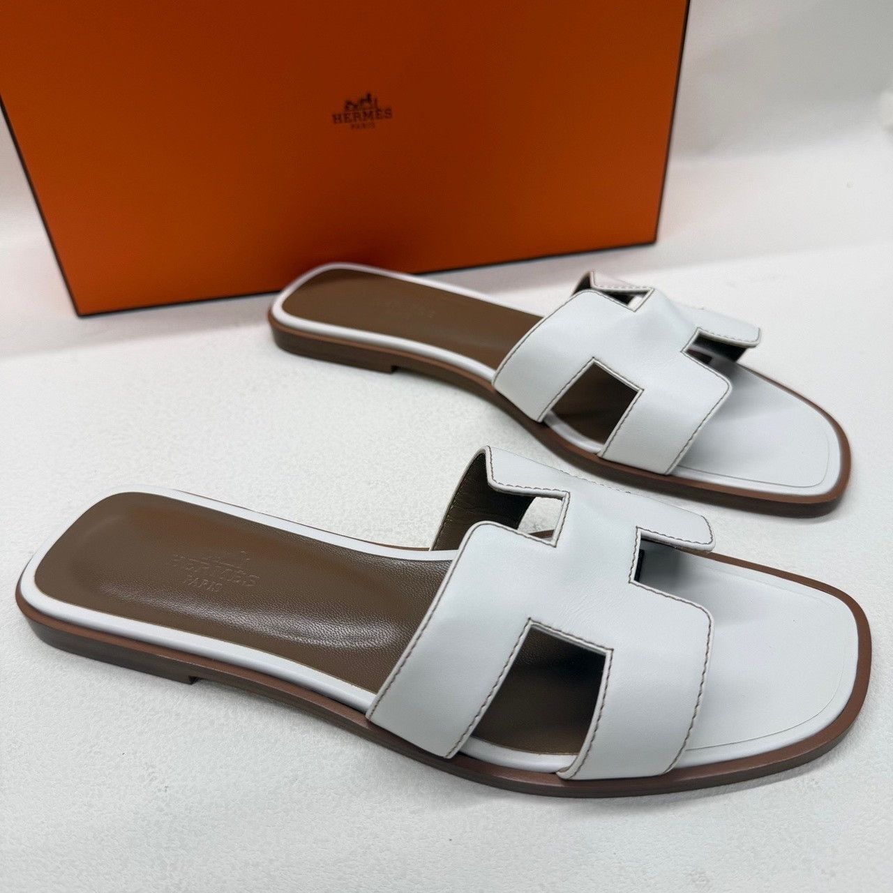 Hermes Hermes White Sandals us_7-5 Women Size US 7.5 / IT 37.5 - 4 Thumbnail