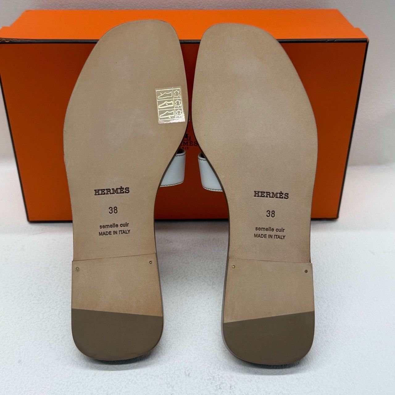 Hermes Hermes White Sandals us_7-5 Women Size US 7.5 / IT 37.5 - 5 Thumbnail