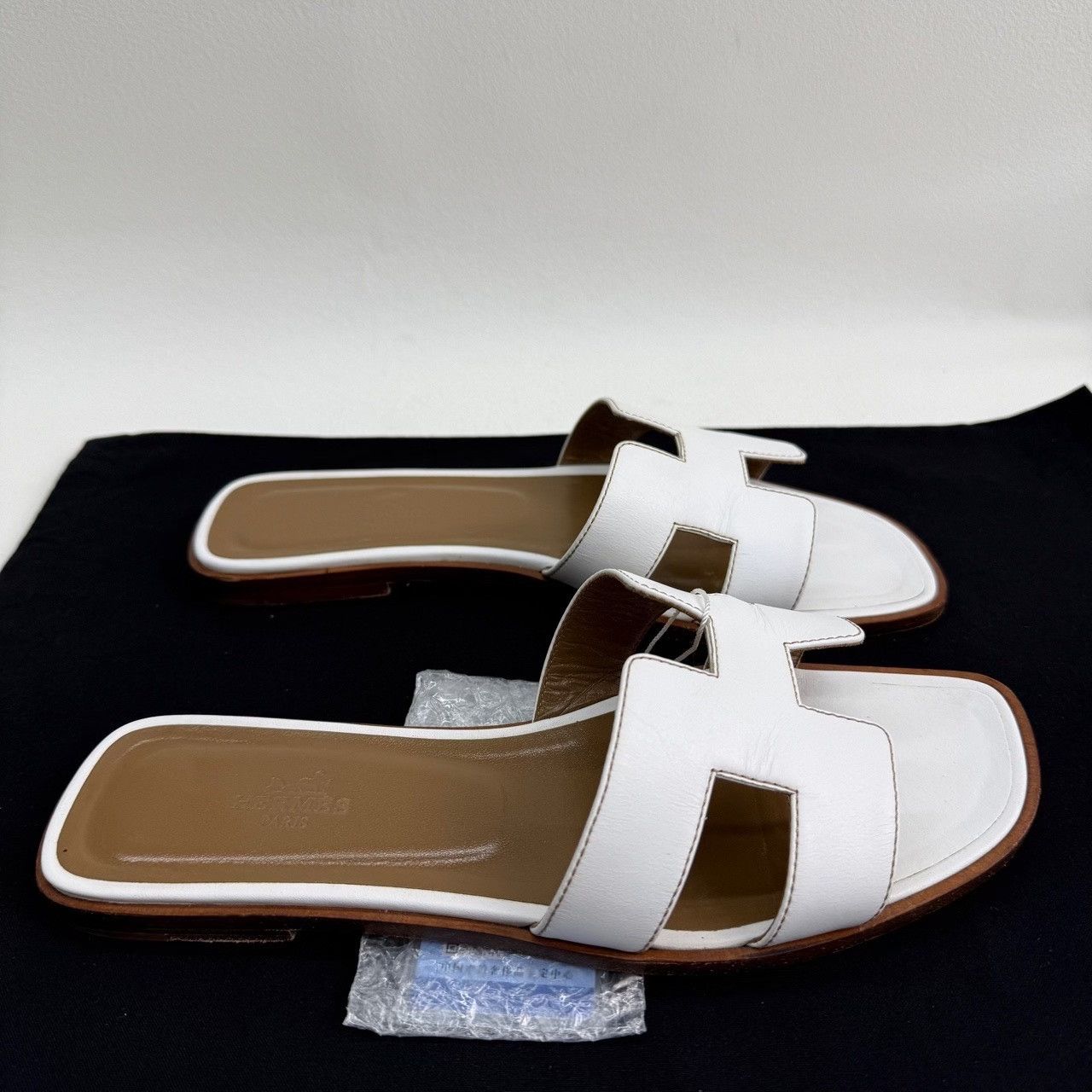 Hermes Hermes White Sandals us_7-5 Women Size US 7.5 / IT 37.5 - 4 Thumbnail
