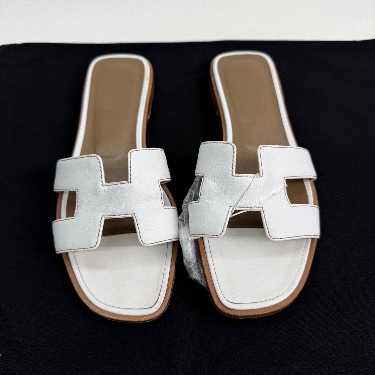 Hermes Hermes White Sandals us_6 Women Size US 6 / IT 36 - 2 Thumbnail