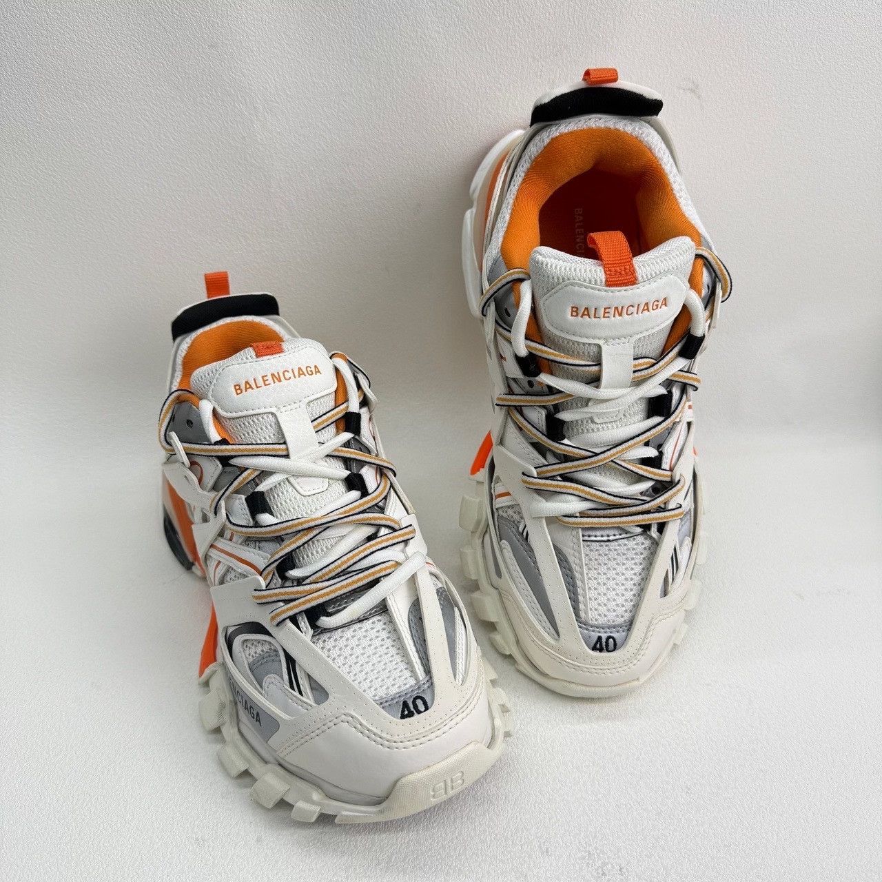 Balenciaga Balenciaga Distressed White Lowtop Sneakers 7.5 Men Size US 7.5 / EU 40-41 - 7 Thumbnail