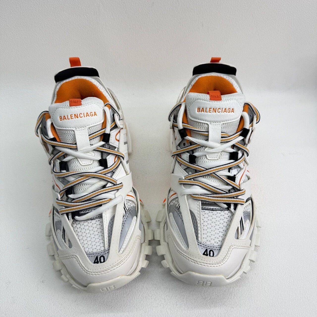 Balenciaga Balenciaga Distressed White Lowtop Sneakers 7.5 Men Size US 7.5 / EU 40-41 - 8 Thumbnail