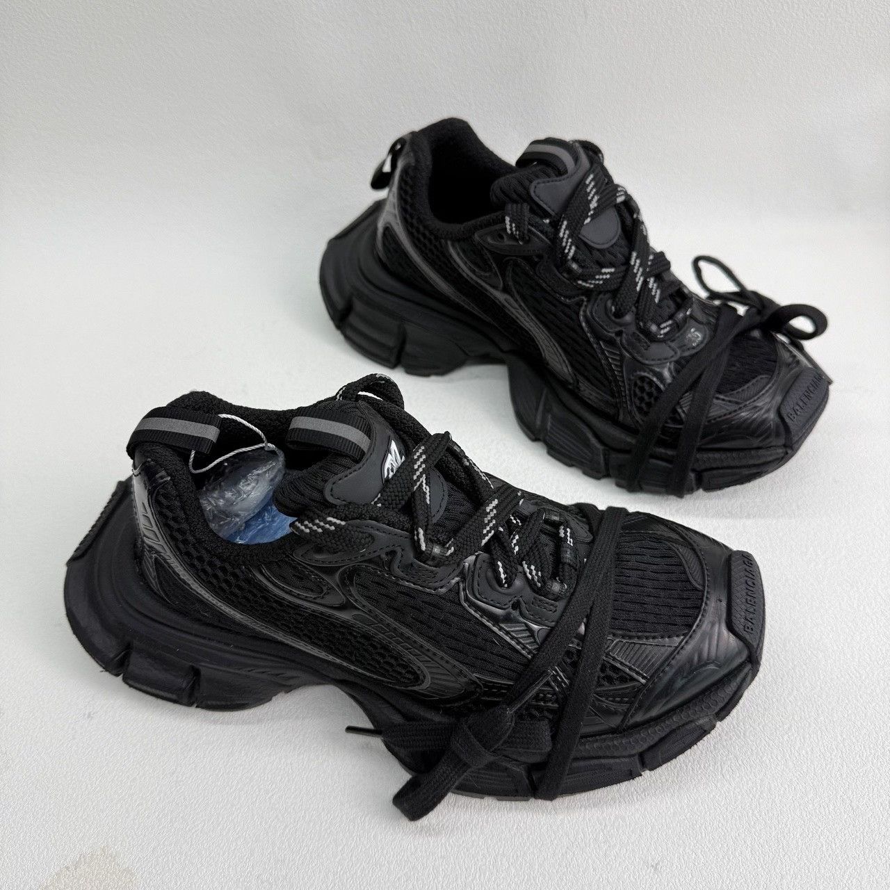 Balenciaga Balenciaga Mesh Black Lowtop Sneakers us_5 Women Size US 5 / IT 35 - 3 Thumbnail