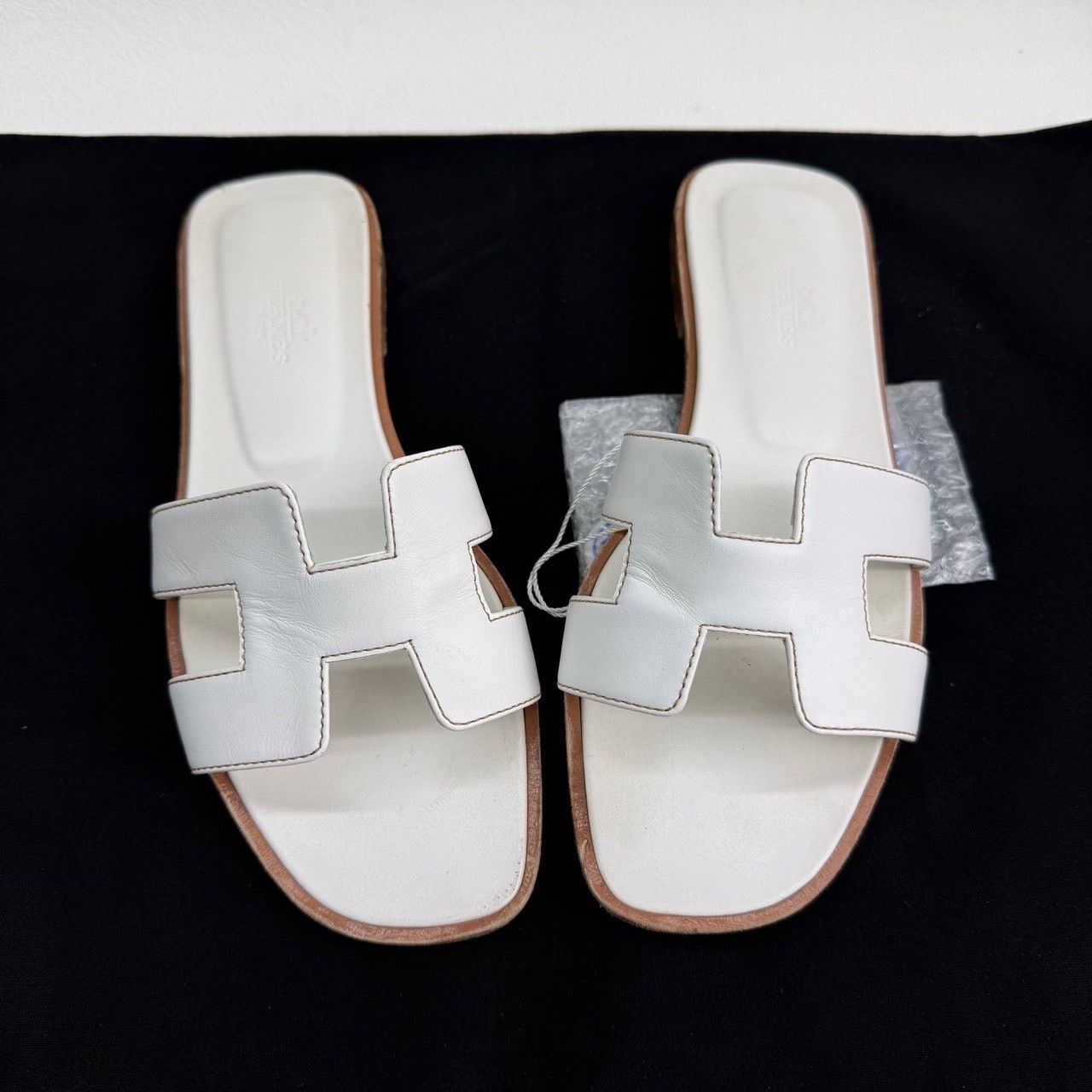 Hermes Hermes White Sandals us_6 Women Size US 6 / IT 36 - 9 Thumbnail