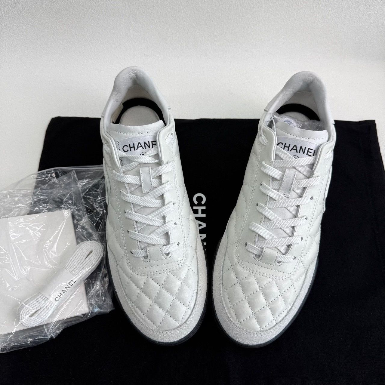 Chanel Chanel Leather Plaid White Lowtop Sneakers us_7-5 Women Size US 7.5 / IT 37.5 - 9 Thumbnail