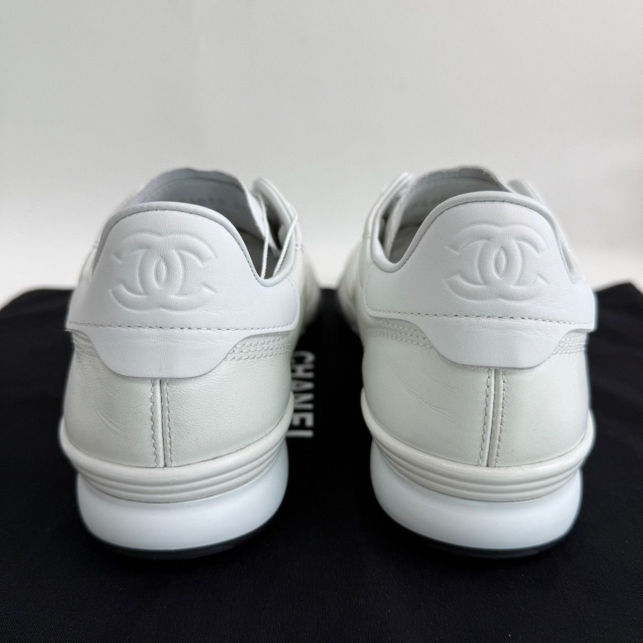 Chanel Chanel Leather Plaid White Lowtop Sneakers us_7-5 Women Size US 7.5 / IT 37.5 - 5 Thumbnail