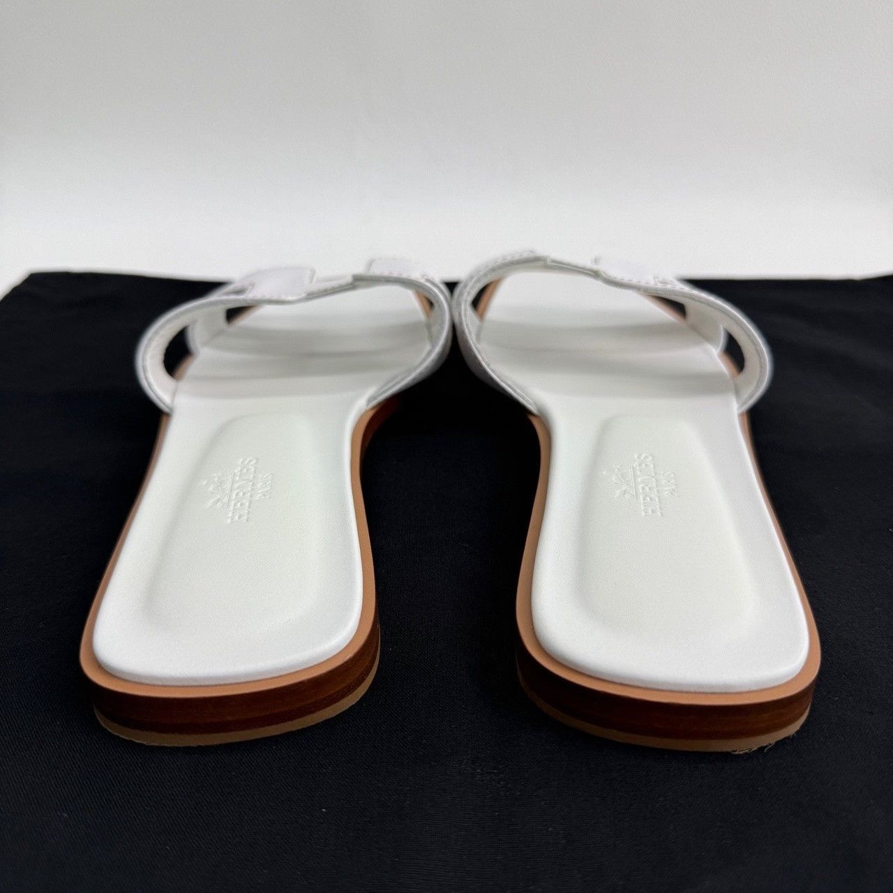 Hermes Hermes White Sandals us_6 Women Size US 6 / IT 36 - 5 Thumbnail