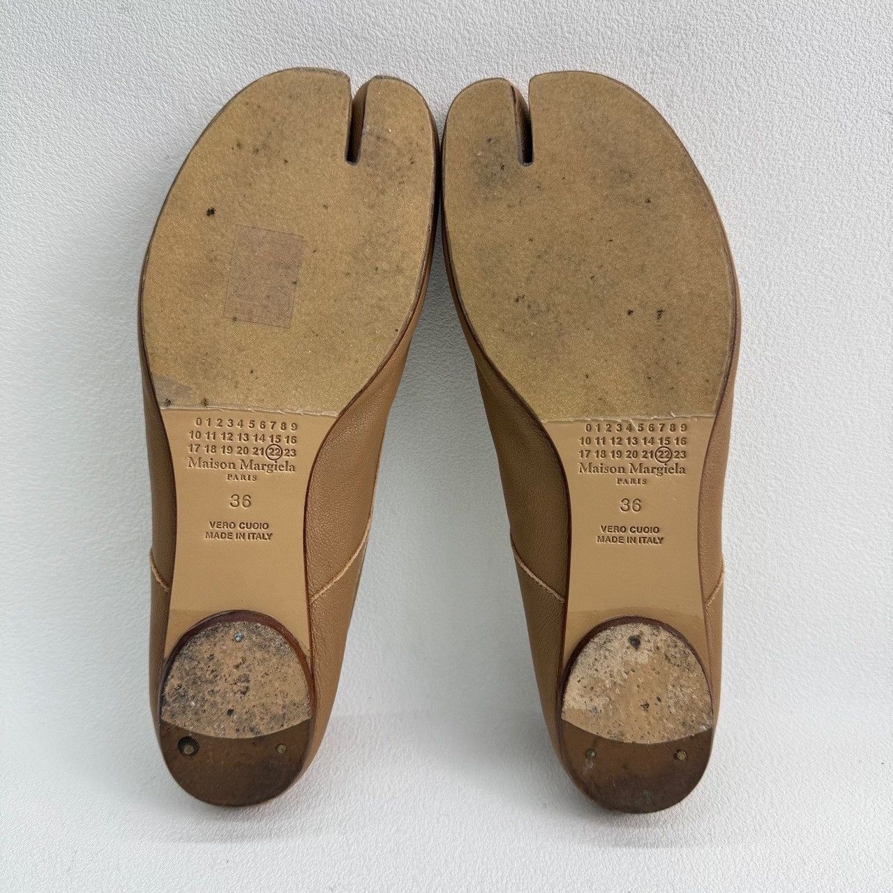 Maison Margiela Maison Margiela Leather Beige Lowtop Sneakers us_6 Women Size US 6 / IT 36 - 7 Thumbnail