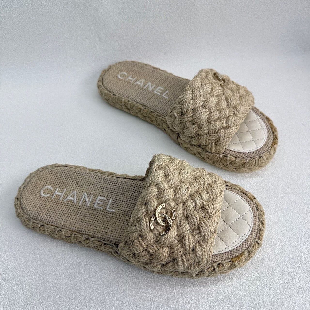Chanel Chanel Beige Sandals us_8-5 Women Size US 8.5 / IT 38.5 - 3 Thumbnail