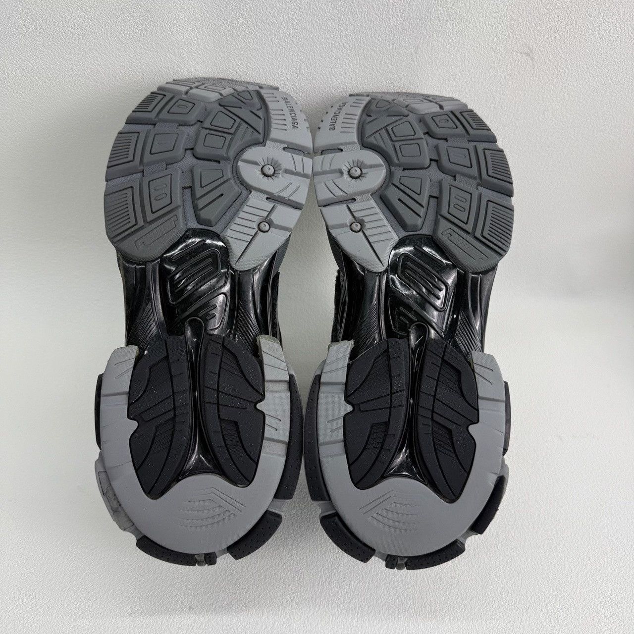 Balenciaga Balenciaga Running Gray Lowtop Sneakers 8.5 Men Size US 8.5 / EU 41-42 - 7 Thumbnail