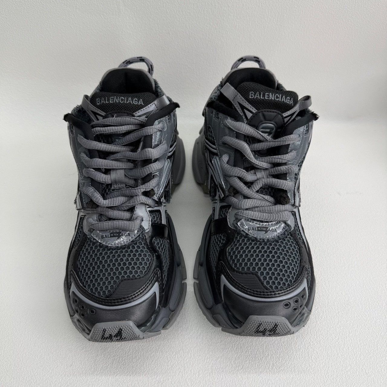 Balenciaga Balenciaga Running Gray Lowtop Sneakers 8.5 Men Size US 8.5 / EU 41-42 - 2 Thumbnail