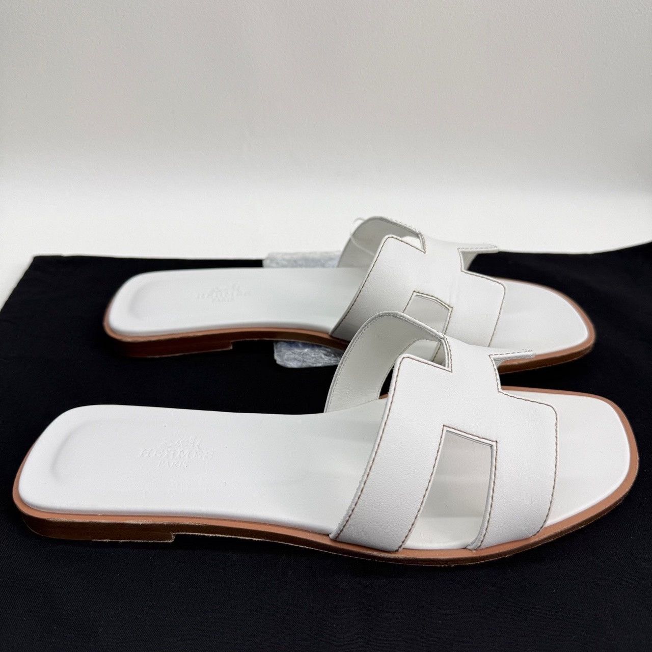 Hermes Hermes White Sandals us_7-5 Women Size US 7.5 / IT 37.5 - 4 Thumbnail