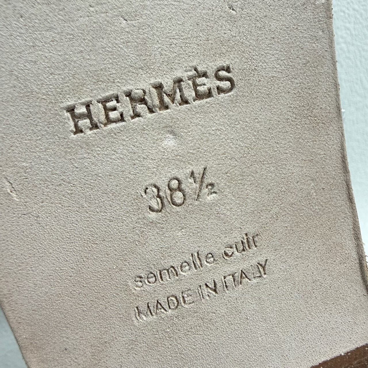 Hermes Hermes White Sandals us_7-5 Women Size US 7.5 / IT 37.5 - 8 Thumbnail