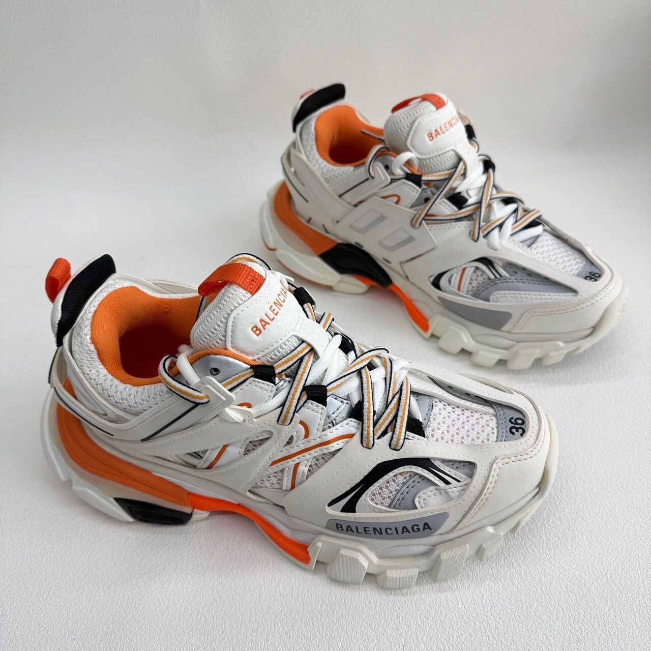 Balenciaga Balenciaga Distressed White Lowtop Sneakers us_6 Women Size US 6 / IT 36 - 3 Thumbnail